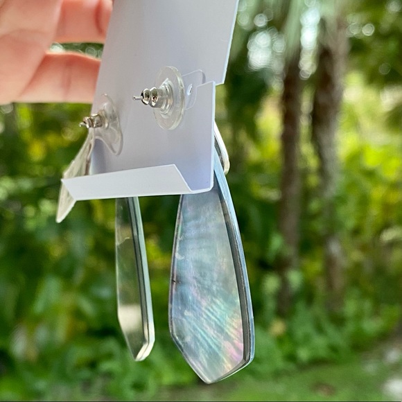 Kendra Scott Adolin Black Mother of Pearl Earrings - Picture 14 of 16